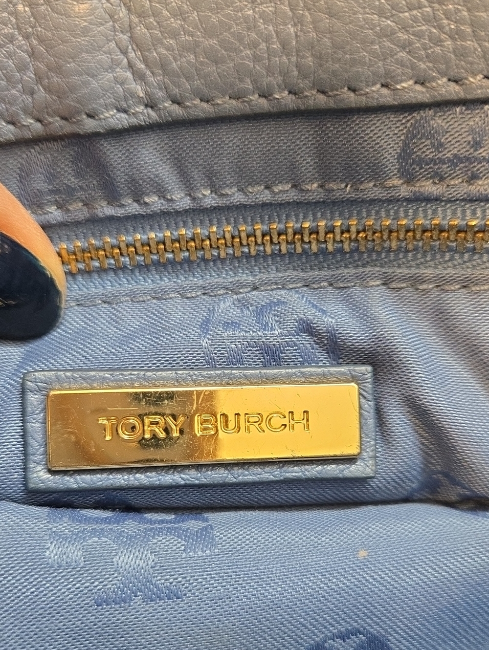 EUC Tory Burch Slate Blue Pebbled Leather Crossbody with Gold Chain - Picture 11 of 13